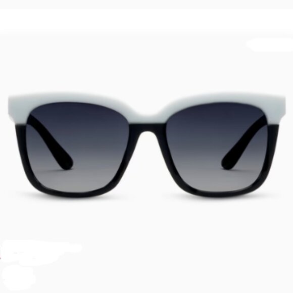 Peepers Sun French Bifocal Sunglasses in Black and White - Picture 1 of 3